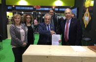 Sigantura de l’acord entre la UdL i l’Ajuntament de les Borges Blanques, en el marc de la Fira de l’Oli i les Garrigues 2018
