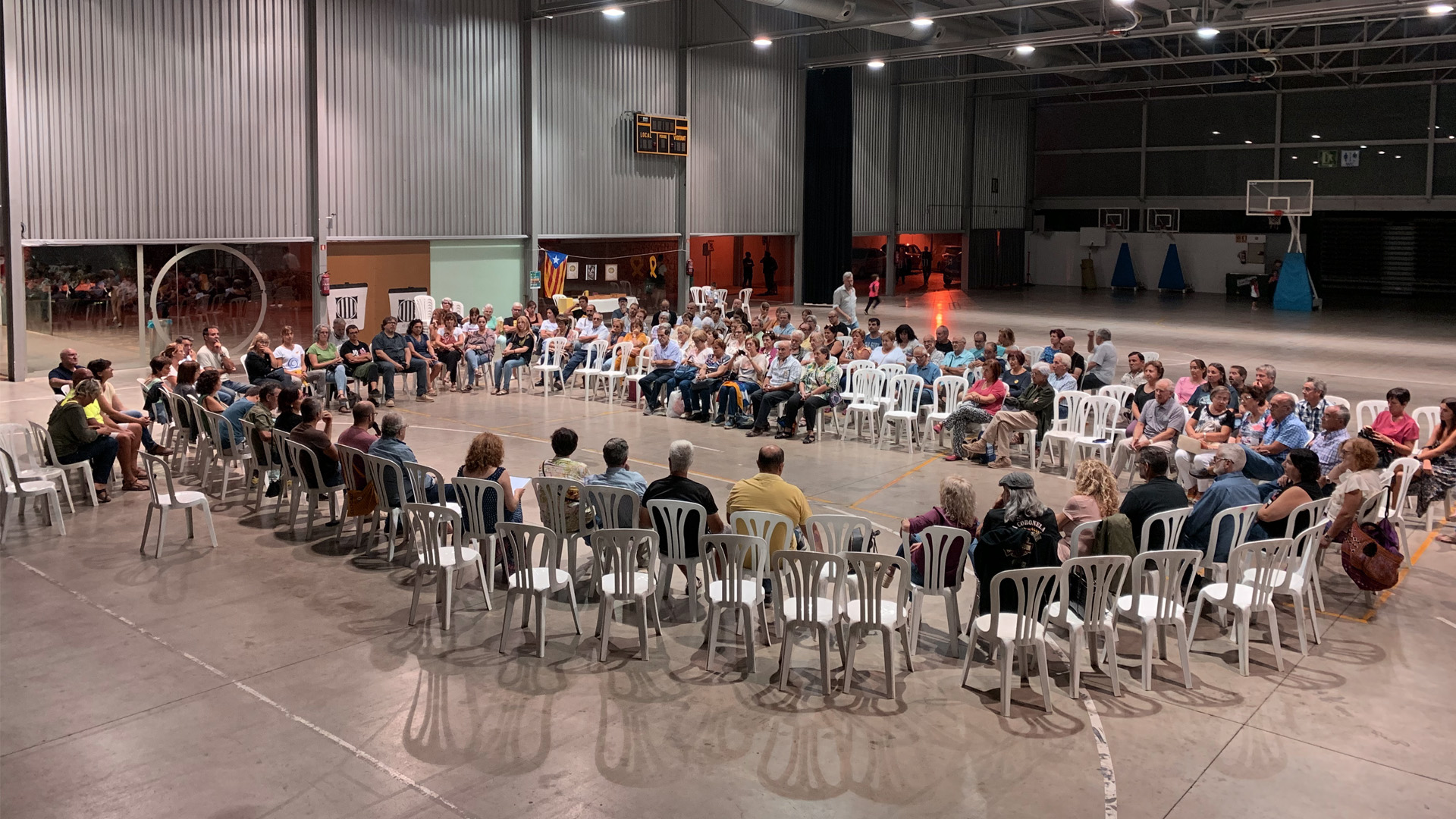 Les Borges commemora l’1 d’octubre amb una concentració, una xocolatada i una taula rodona