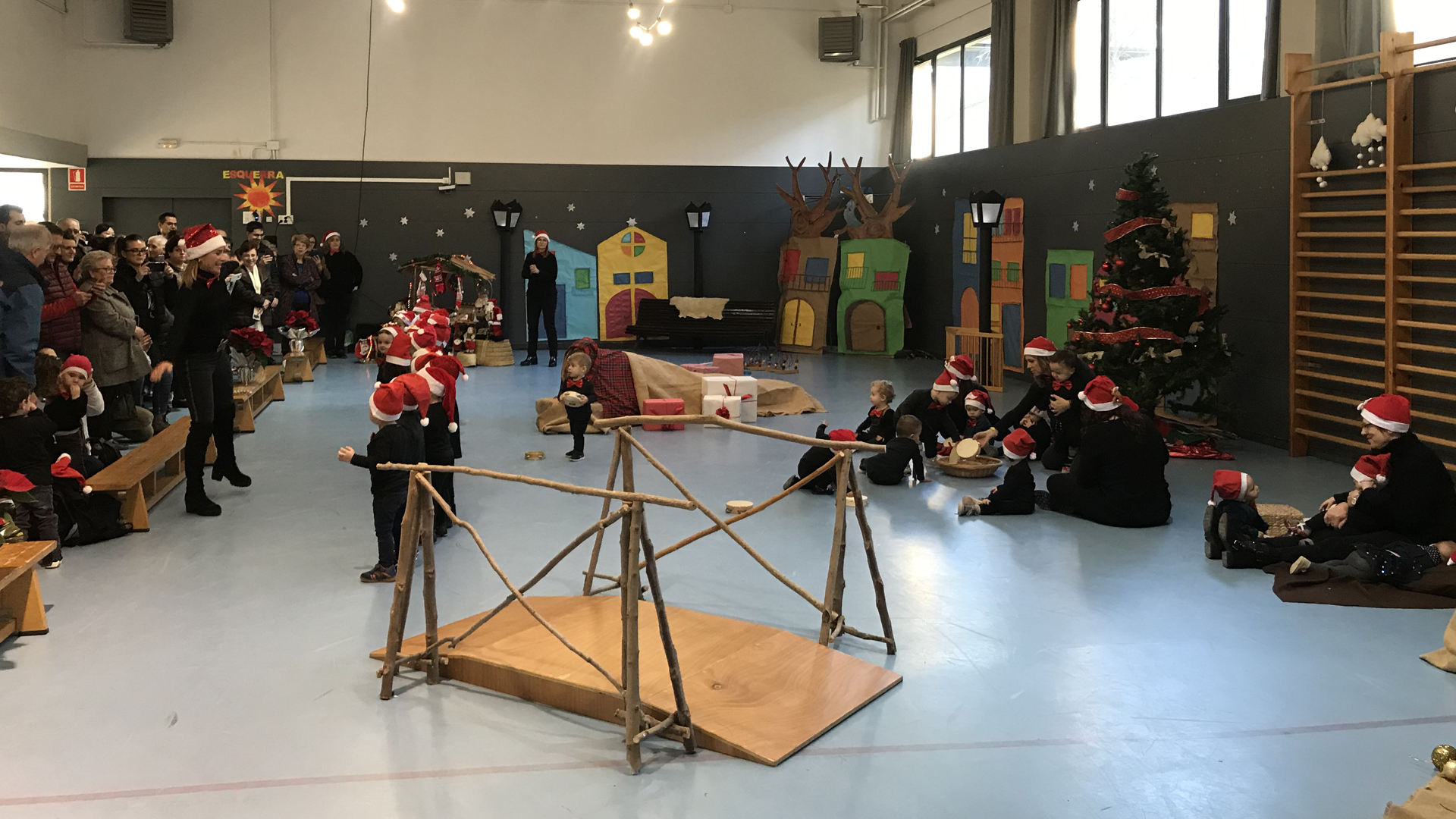 La funció de Nadal de la Llar d’Infants, els Pastorets i la pujada del pessebre als Bessons omplen de màgia les Borges