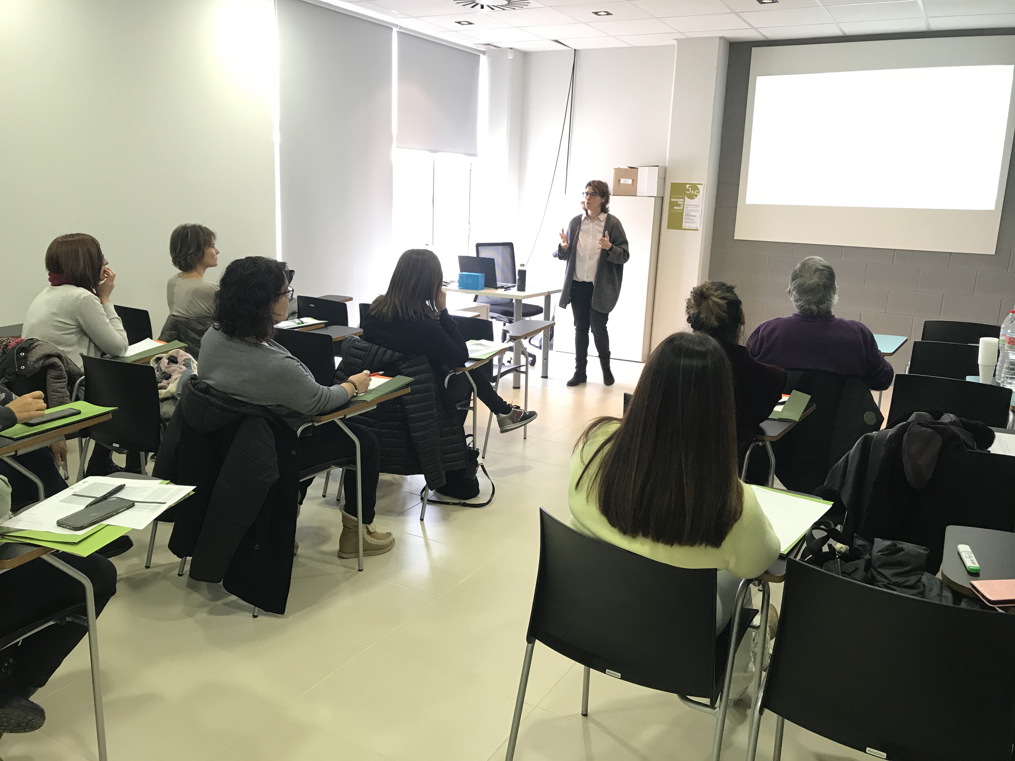 Una dotzena de participants en la jornada formativa sobre la llei en matèria d’igualtat Una dotzena de participants en la jornada formativa sobre la llei en matèria d’igualtat