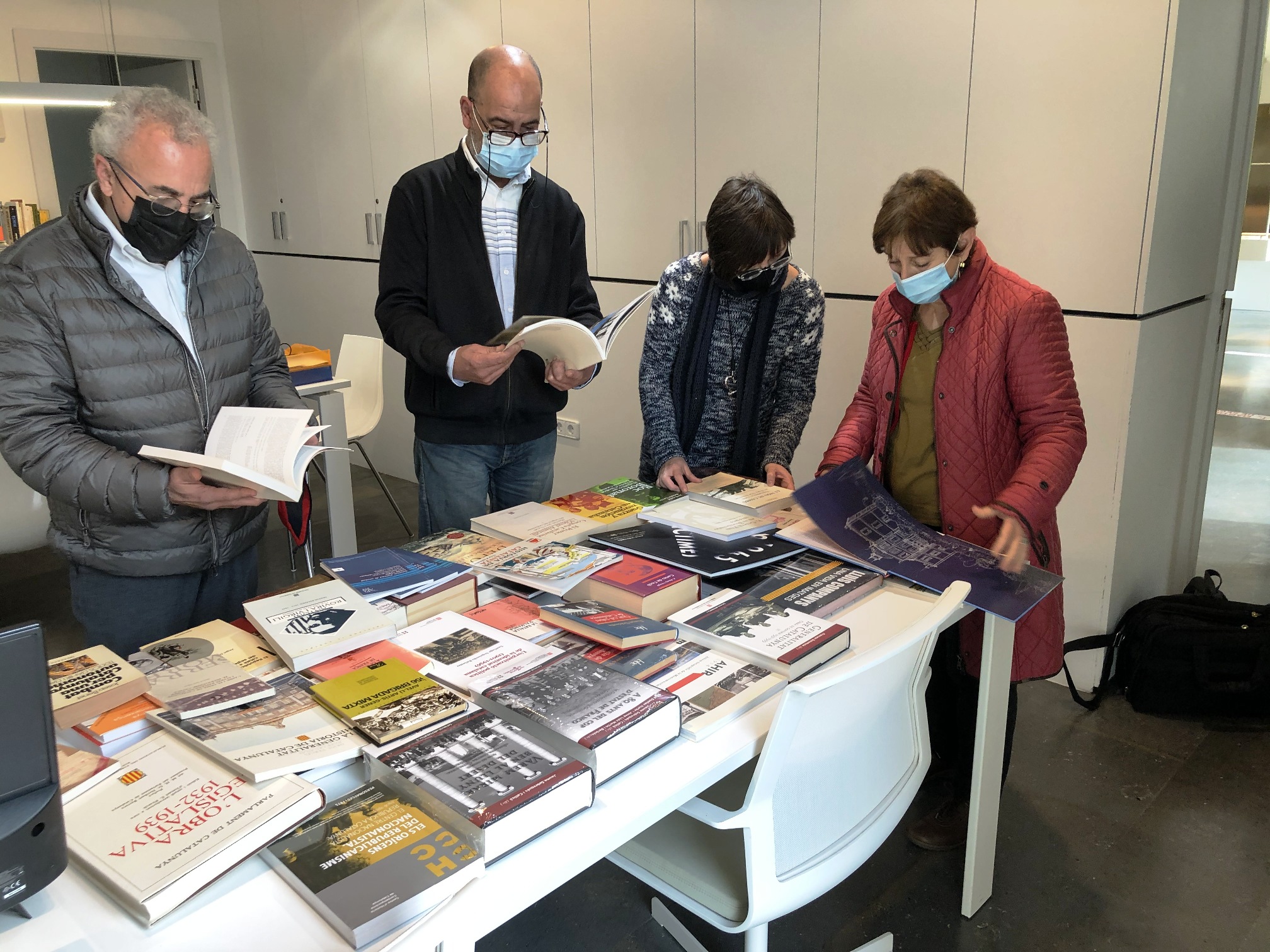 L’Espai Macià de les Borges rep una donació de 51 llibres de la Biblioteca del Centre d’Història Contemporània de Catalunya L’Espai Macià de les Borges rep una donació de 51 llibres de la Biblioteca del Centre d’Història Contemporània de Catalunya