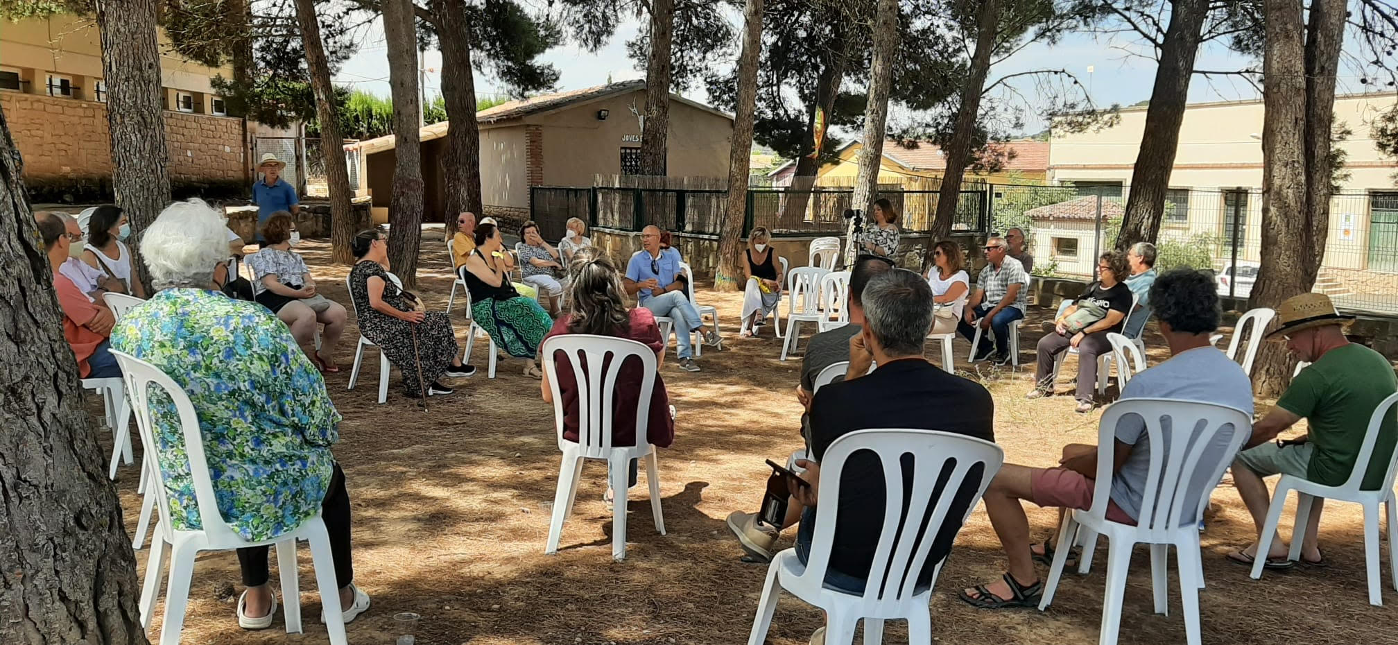 Les veïnes i veïns de la Pobla de Cérvoles plantegen la que podria ser la primera comunitat energètica local de les Garrigues Les veïnes i veïns de la Pobla de Cérvoles plantegen la que podria ser la primera comunitat energètica local de les Garrigues