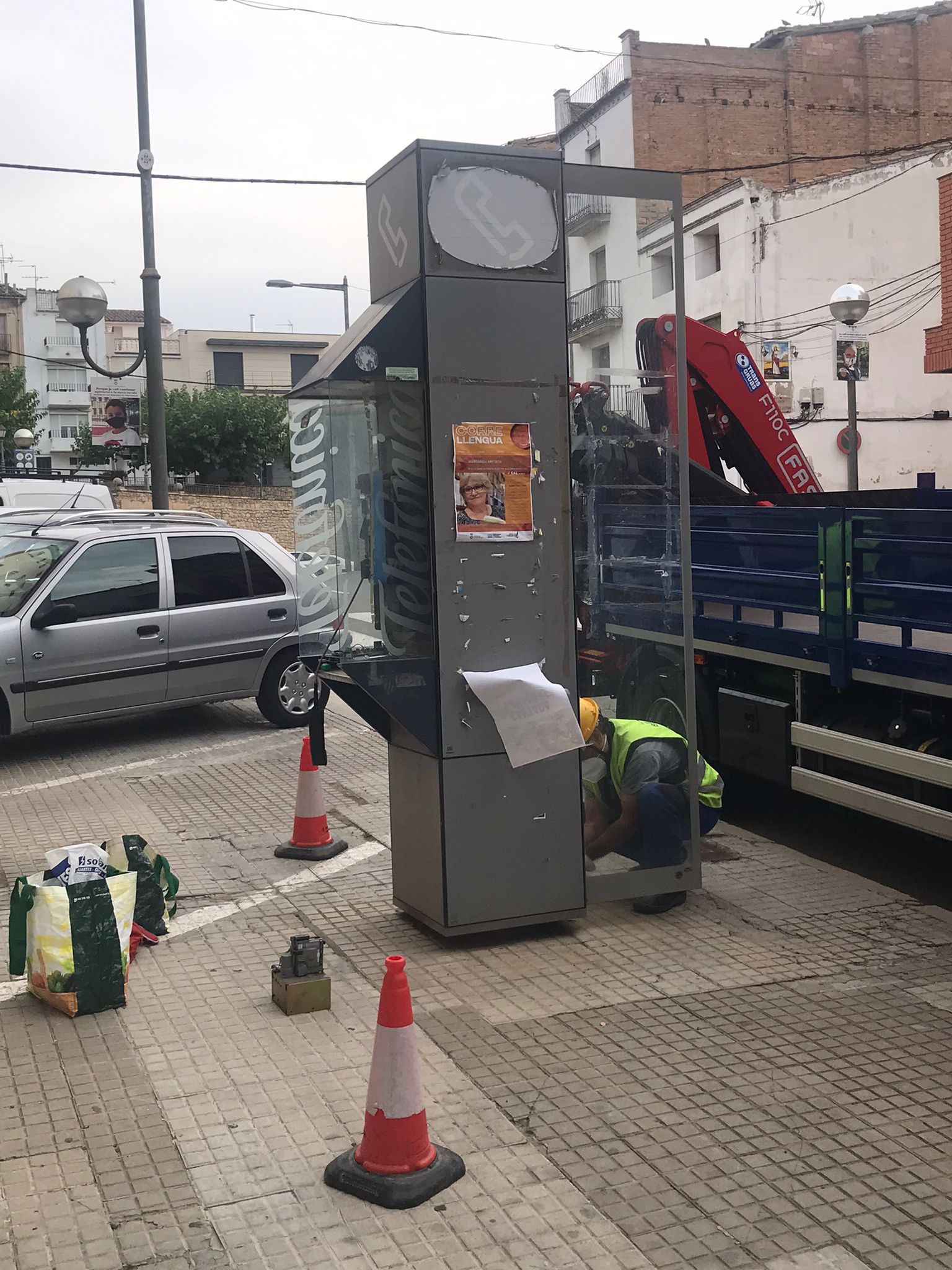 Retiren les dues últimes cabines telefòniques a les Borges Blanques