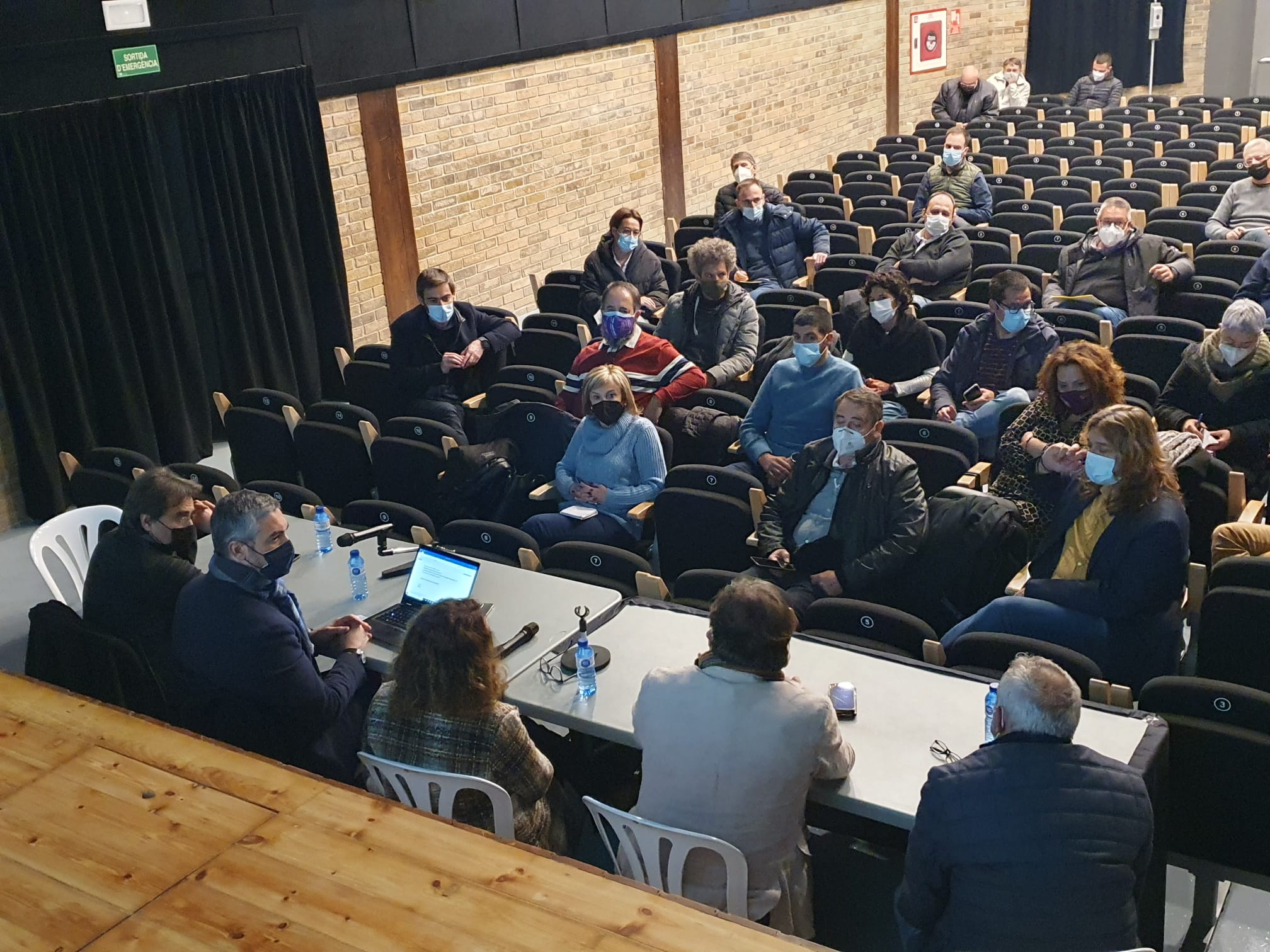 Govern, ajuntaments i consells comarcals actuaran conjuntament per a presentar al·legacions contra la nova línia MAT