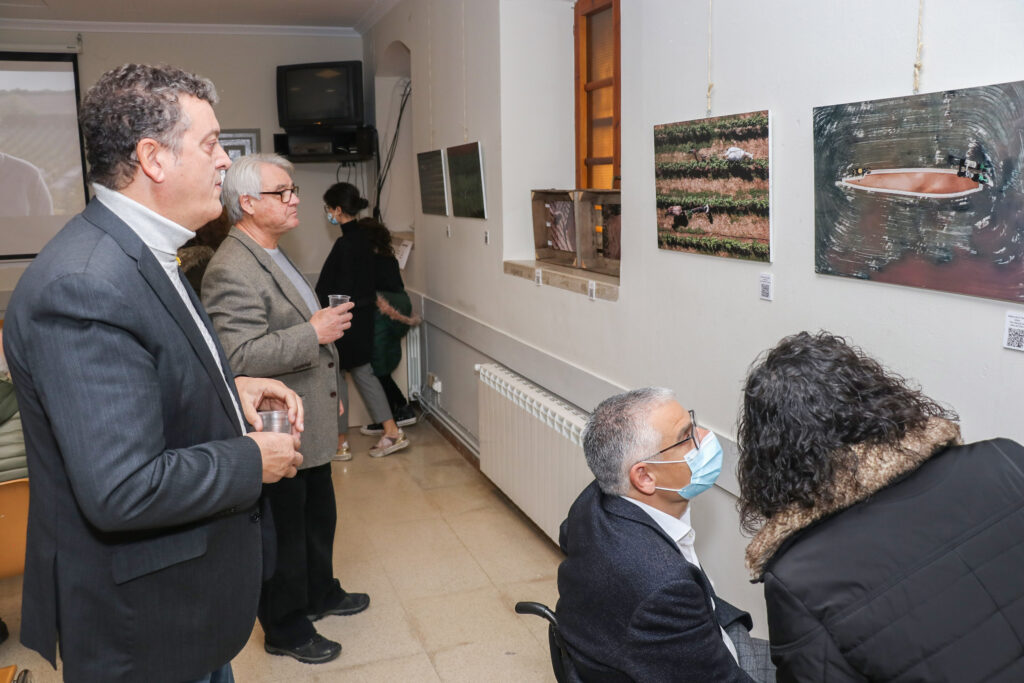 La borgenca Sara Boldú inaugura l’exposició ‘Artistes amb tractor’, dins del Programa d’Exposicions Itinerants de la Diputació de Lleida La borgenca Sara Boldú inaugura l’exposició ‘Artistes amb tractor’, dins del Programa d’Exposicions Itinerants de la Diputació de Lleida