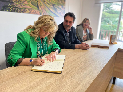 La consellera de Drets Socials inaugura l’Esbarjo, el centre de serveis per a la gent gran de Castelldans