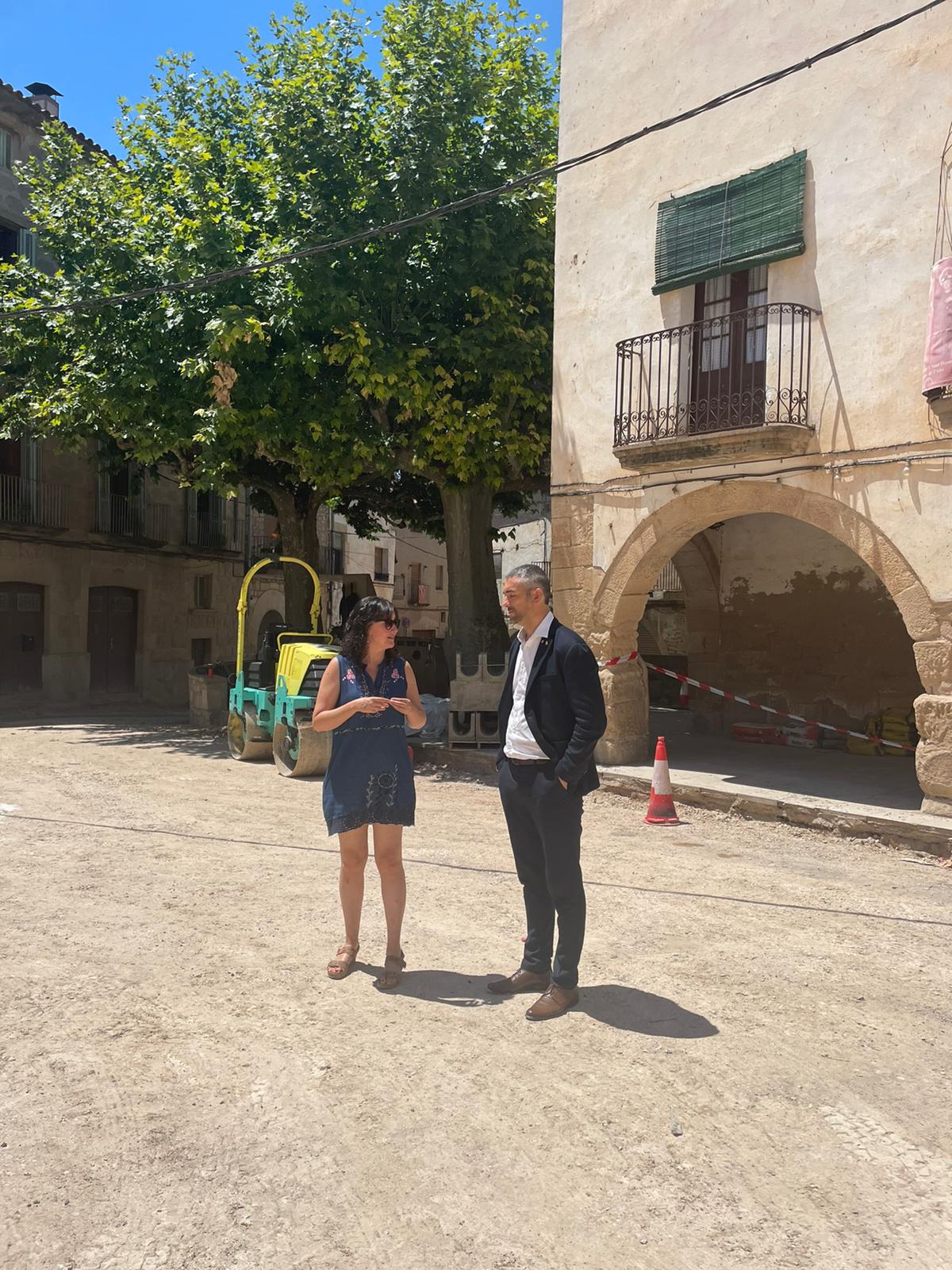 Bernat Solé visita la urbanització de diversos carrers a l’Albi duta a terme amb finançament procedent del PUOSC