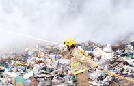 Els Bombers treballen des de les 4 de la matinada d’aquest dilluns en l’extinció d’un incendi declarat a l’abocador de les Borges Blanques Els Bombers treballen des de les 4 de la matinada d’aquest dilluns en l’extinció d’un incendi declarat a l’abocador de les Borges Blanques